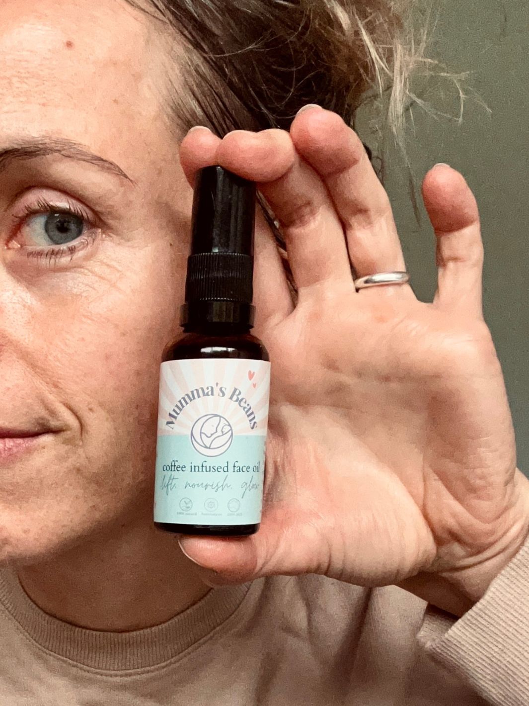 hydrating face oil for healthy looking skin